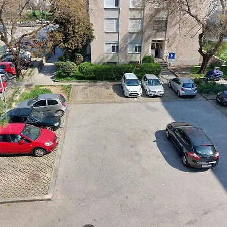 With A Parking Space - 22919